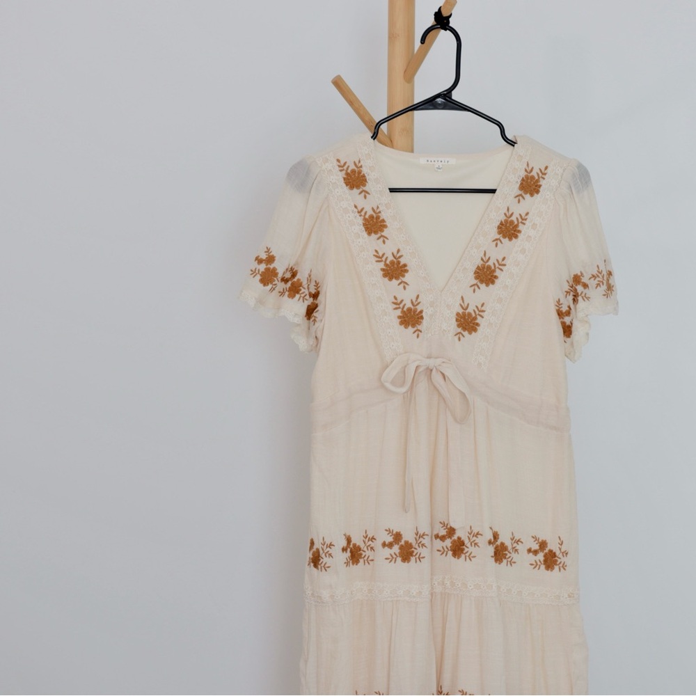 🌼EMBROIDERED DAISY LACE DETAIL TIE WAIST MAXI DRESS🌼
